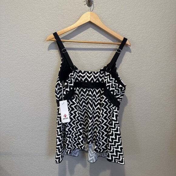 PERONA Tankini Top Plus Size 22W Swim Top Black White Geometric Swimsuit NWT - Picture 5 of 8
